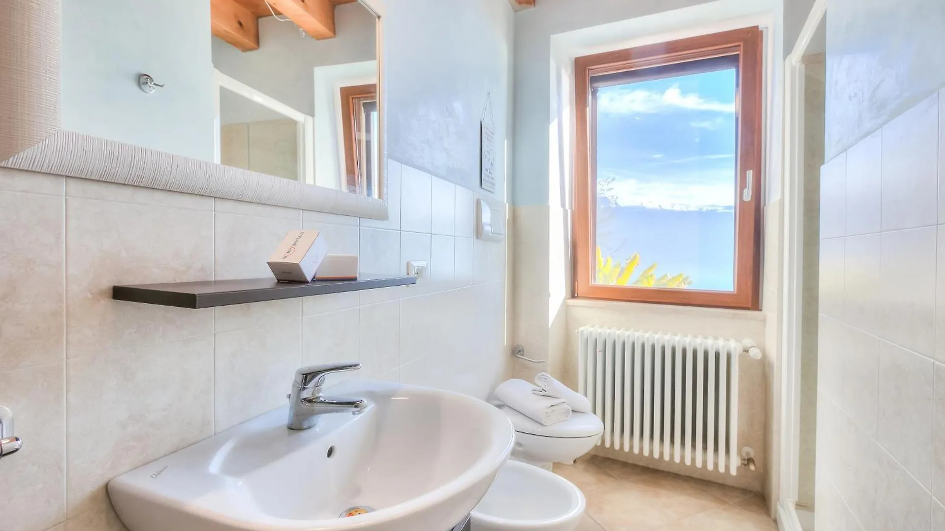 דירה גרגננו Faby House On Hilly Area & Lake View - Happy Rentals
