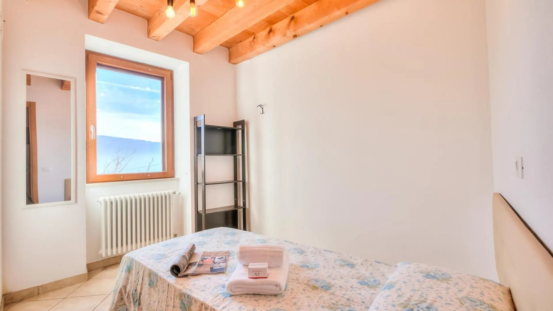 Faby House On Hilly Area & Lake View - Happy Rentals Gargnano Włochy