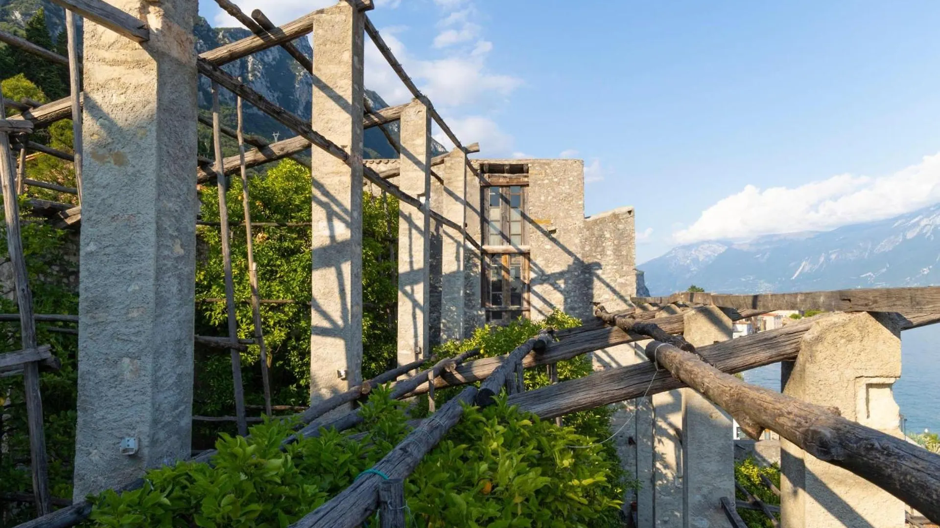 Faby House On Hilly Area & Lake View - Happy Rentals Gargnano